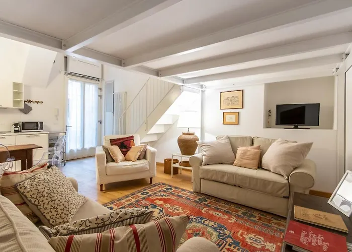 Charming Studio Near Piazza Castello By Wonderful Italy